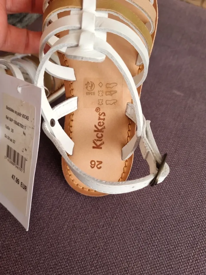 Sandales Kickérs neuves taille 26 - photo numéro 3