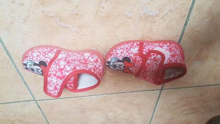 Chaussons Minnie fille 25 rouge et blanc Disney - photo numéro 2