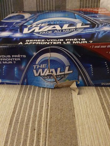 Jeu de société "face au mur"