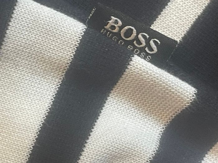 T-shirt Hugo Boss rayé noir/blanc homme – original - photo numéro 8