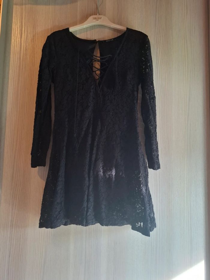 Robe noir manche transparente