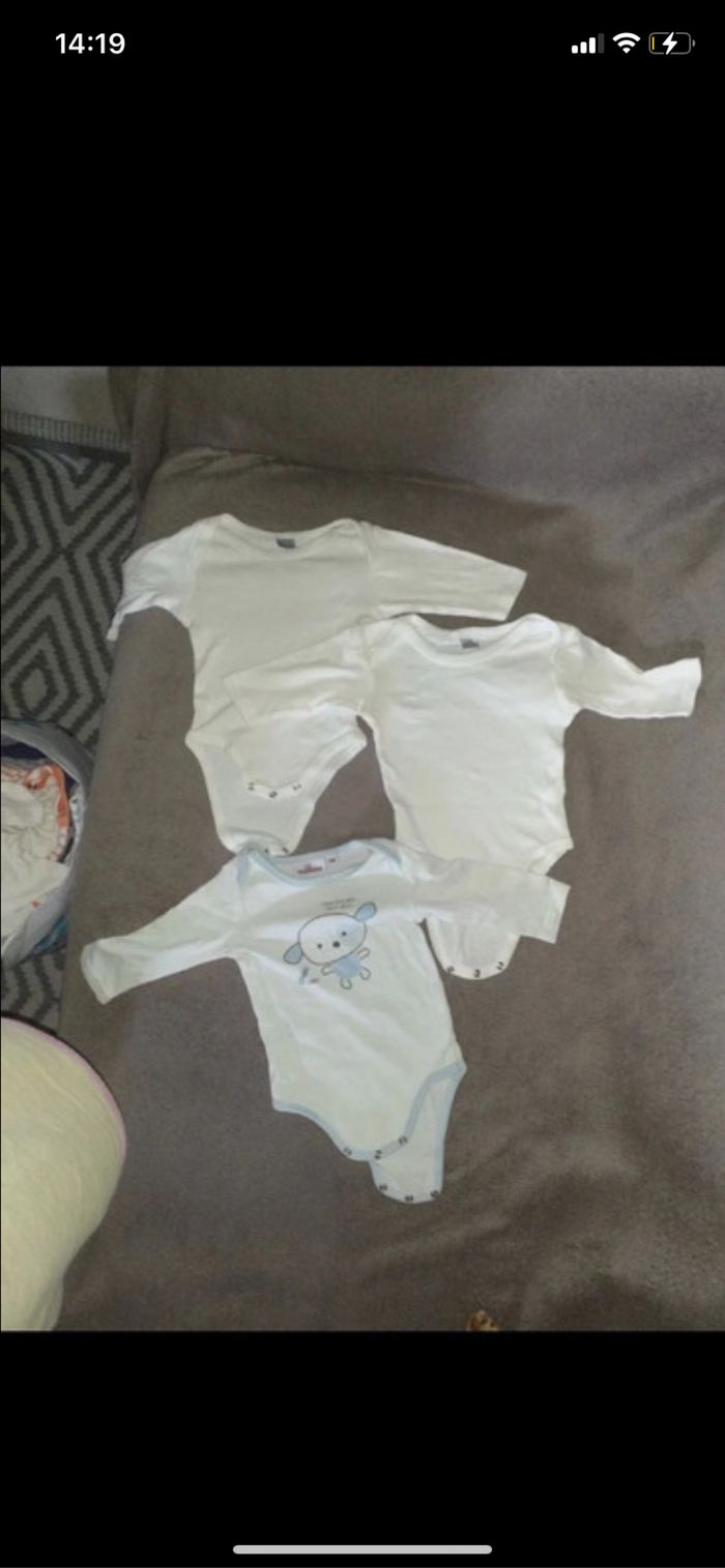 Lots body 3-6mois - photo numéro 4