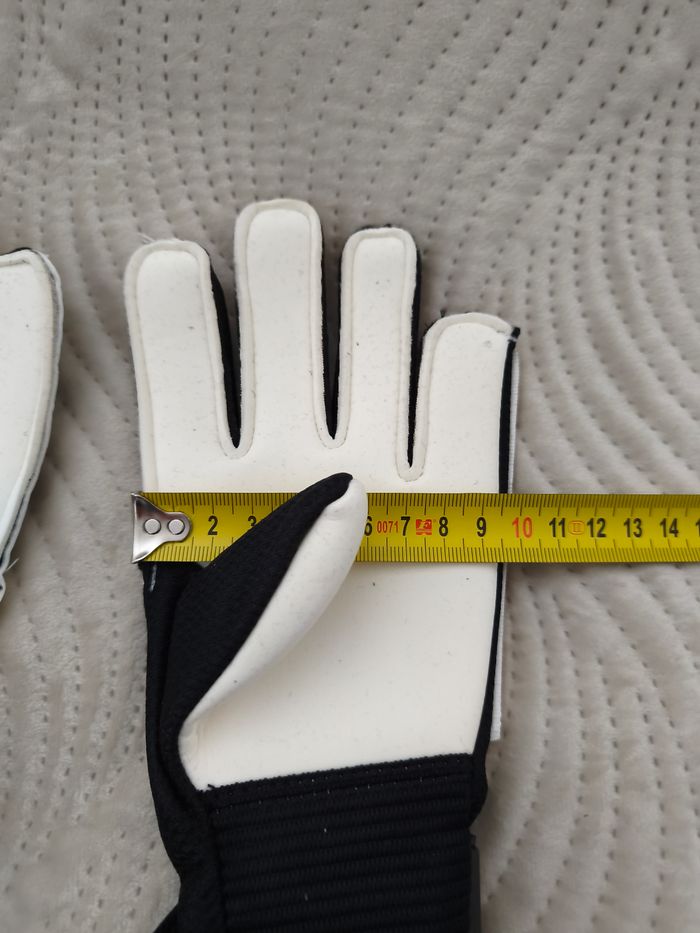 Gants de foot Nike T 4 - photo numéro 4