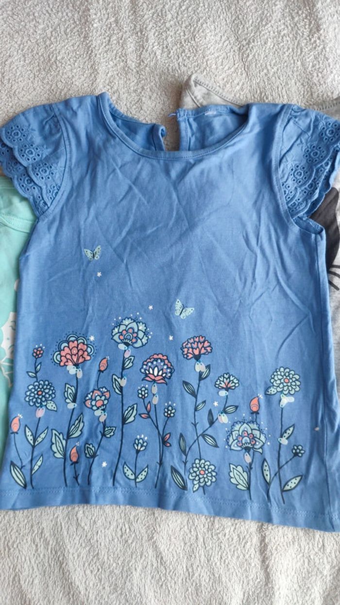 Lot de 3 t-shirts manches courtes 4 ans - photo numéro 3