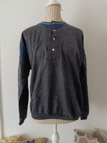 Pull gris