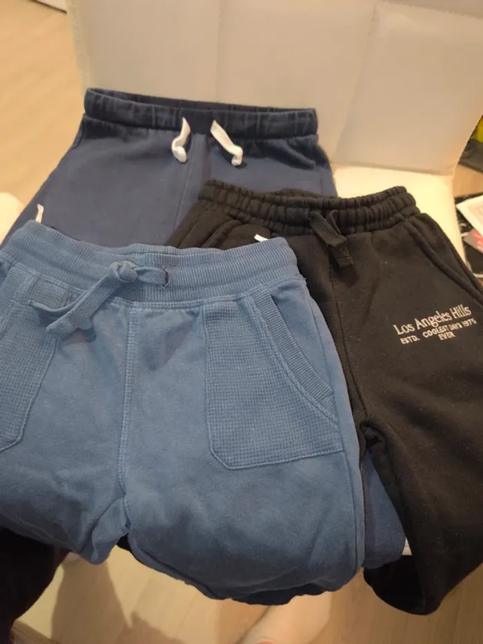 Lot 3 joggings - photo numéro 2