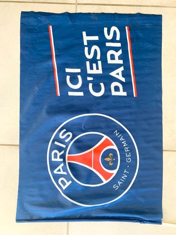 Drapeau du PSG - ici c’est Paris