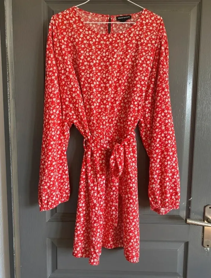 Robe rouge à motifs ceinture élastique taille 50 - photo numéro 3