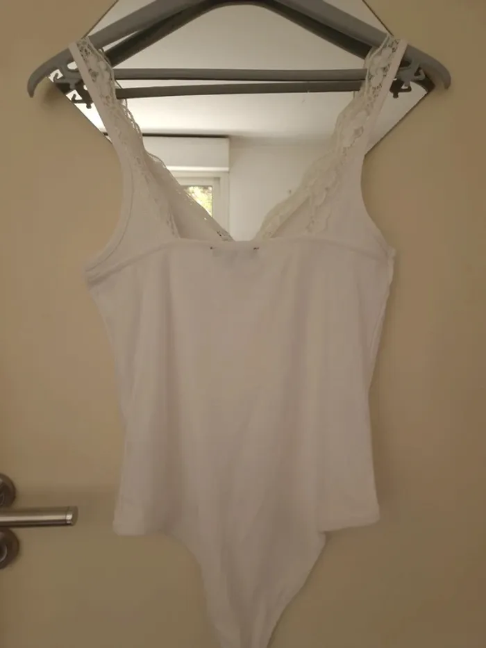 Bodies blanc en dentelle jennyfer taille M - photo numéro 2