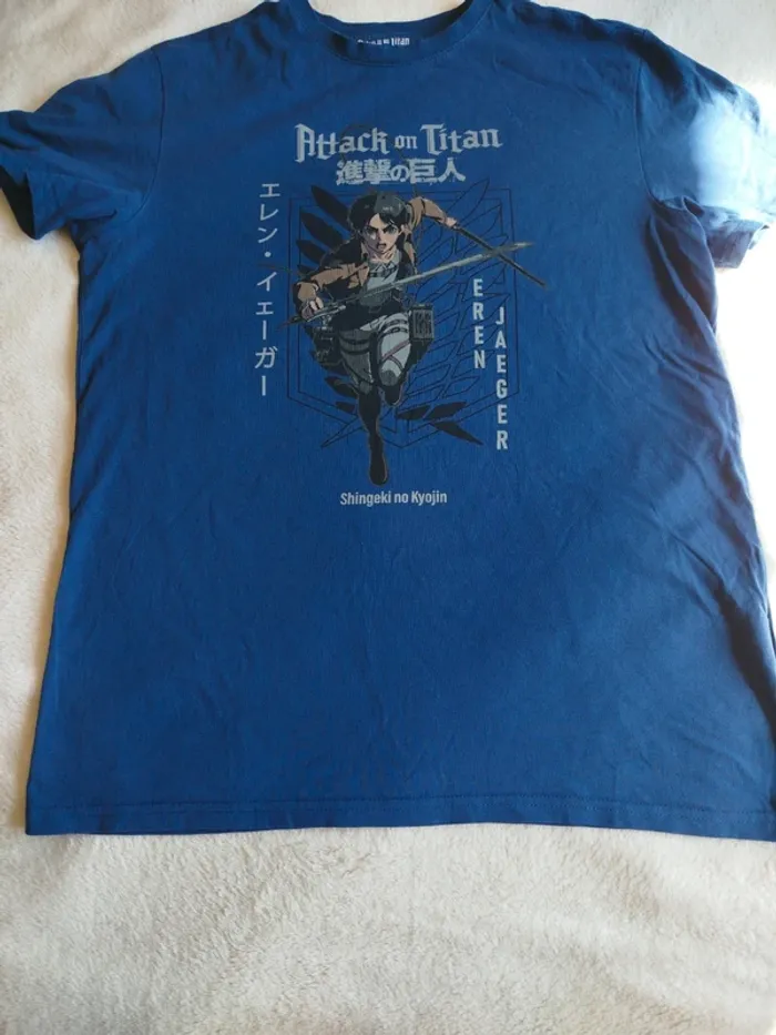 T-shirt Attack on Titan Kiabi taille M - photo numéro 4