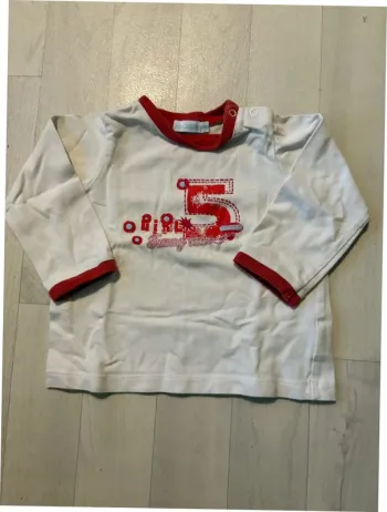 T-shirt 12 mois obaibi manches longues très bon état