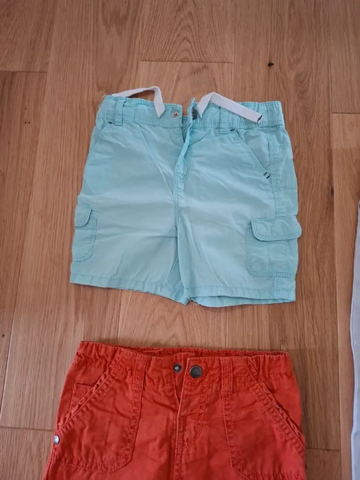 Lot 2 shorts et 1 pantalon 23 mois - photo numéro 2