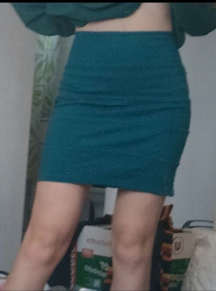 Jupe moulante bleue canard