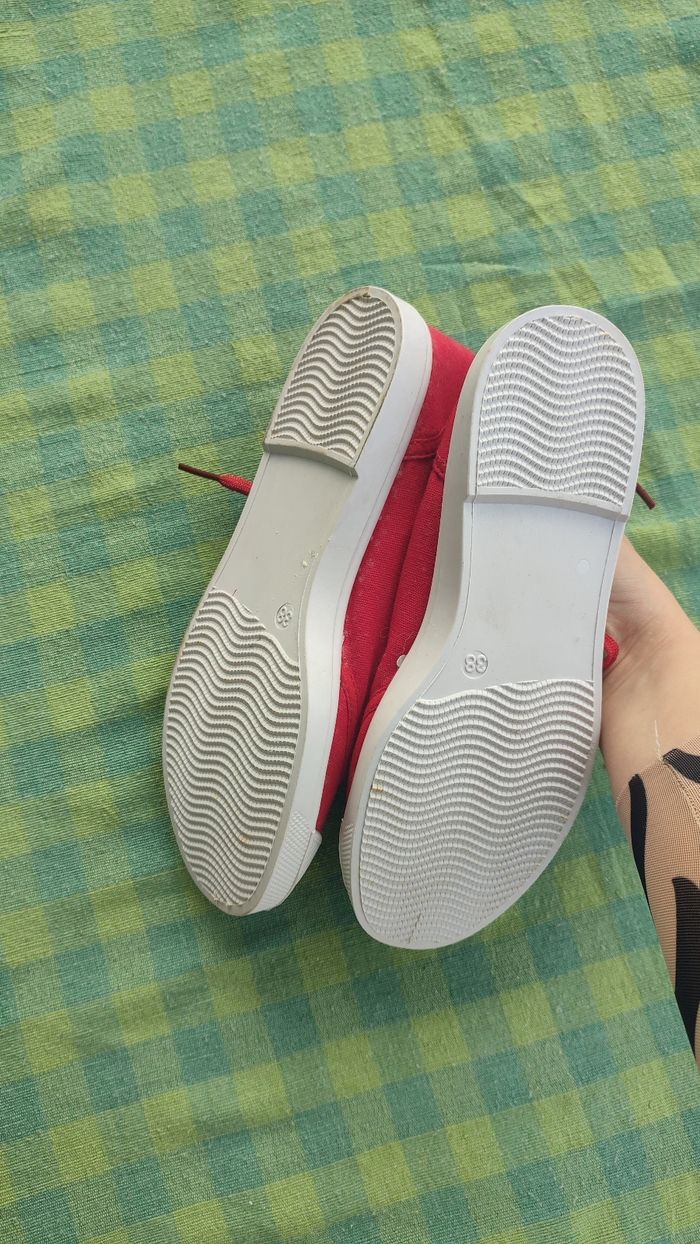 Baskets rouge neuves T37 - photo numéro 3