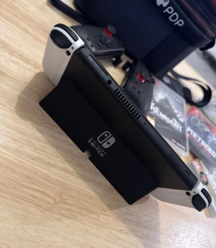 Nintendo Switch oled - photo numéro 3
