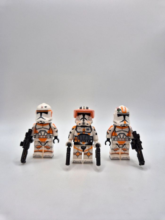 Figurines type lego Commandant clone Cody avec clones troopers Waxer et Boil de la 212ème star wars