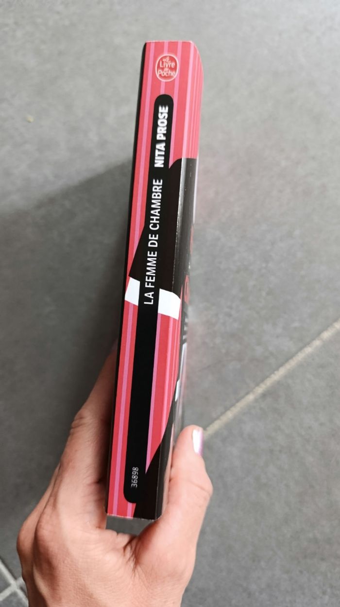 Livre La femme de ménage de Nita Prose - photo numéro 6