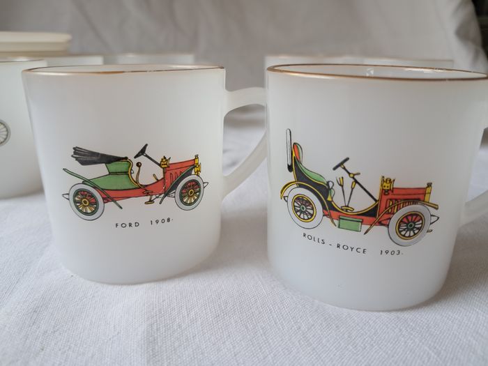 Lot de 11 tasses + 11 sous tasses Arcopal liseré or France Vieux tacots vieilles voitures vintage an - photo numéro 6