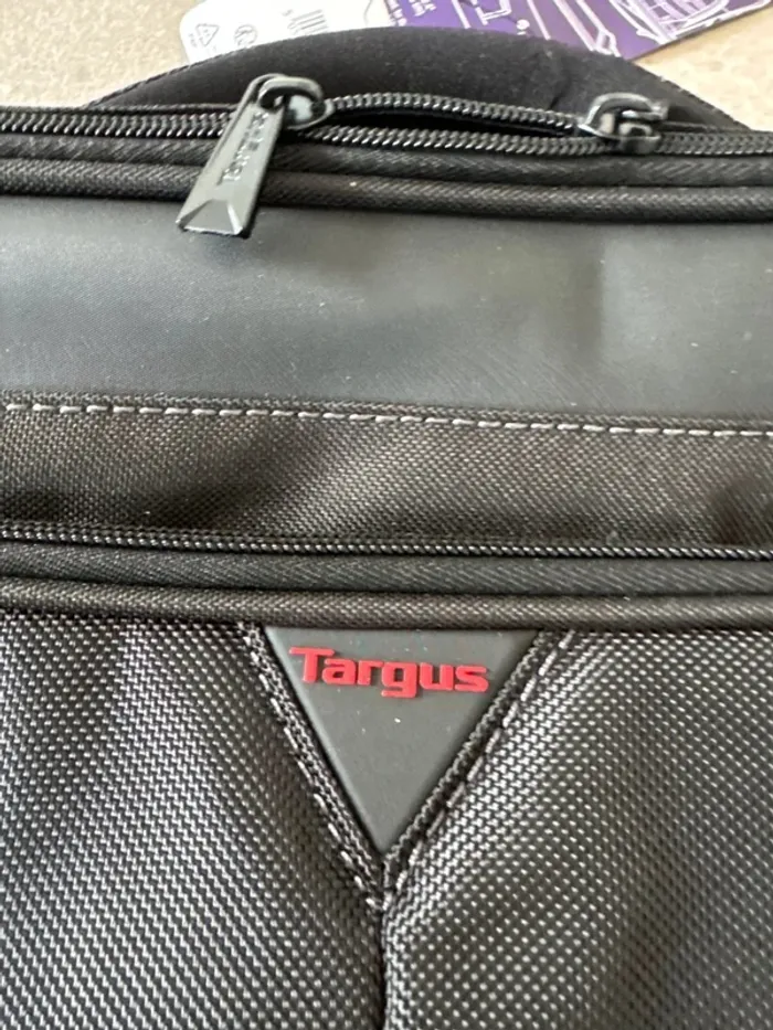 Pochette ordinateur Targus, neuve avec étiquette, 41,7 x 7,5 x31,5 cm 15,6" - photo numéro 2