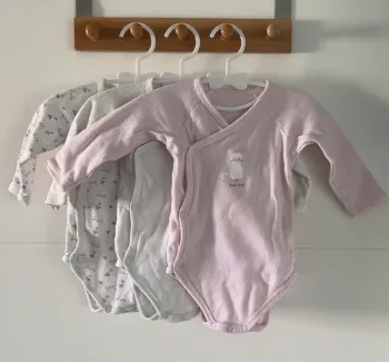 Lot bodies bébé fille