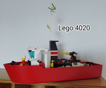 Lego : Set 4020 - Bateau des pompiers 