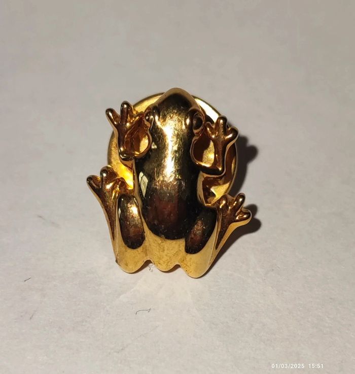 Broche doré grenouille Ballou reg'd