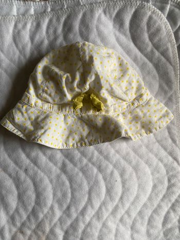 Chapeau bébé blanc à pois vert et Noeud 43cm