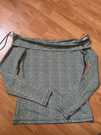 Top sur les épaule H&M