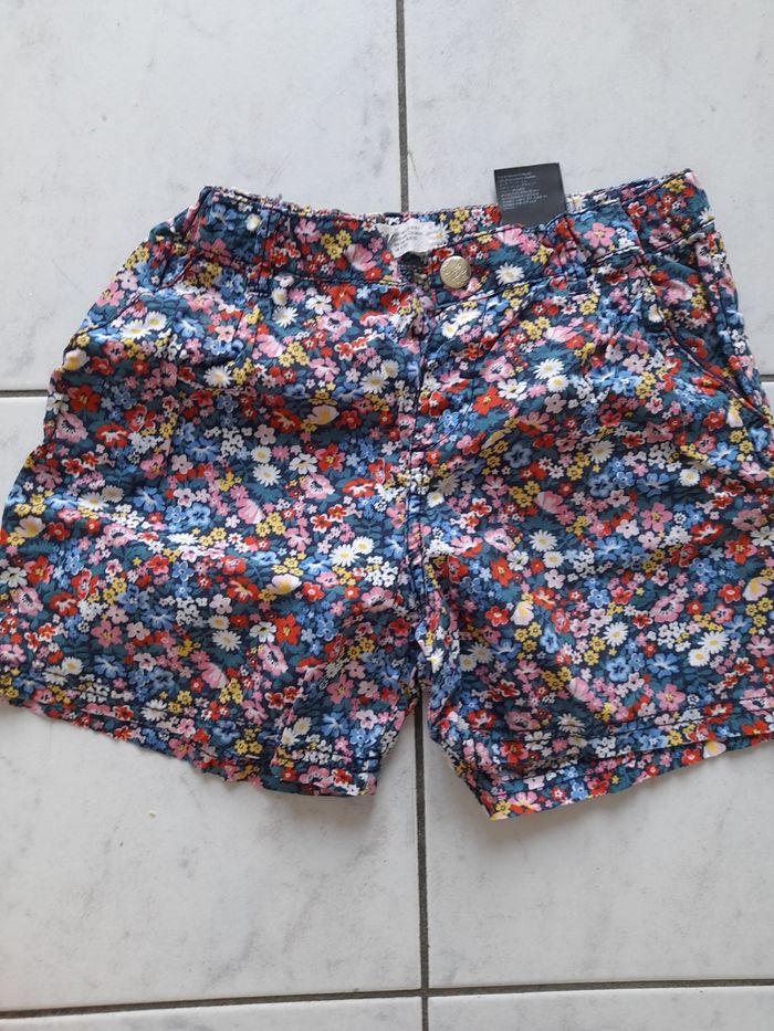 Short H&M taille 9/10 ans - photo numéro 3