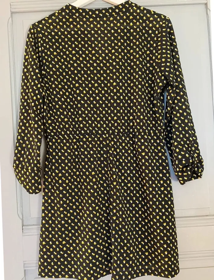 Robe noire à manches 3/4 avec motifs noir et jaune - photo numéro 4