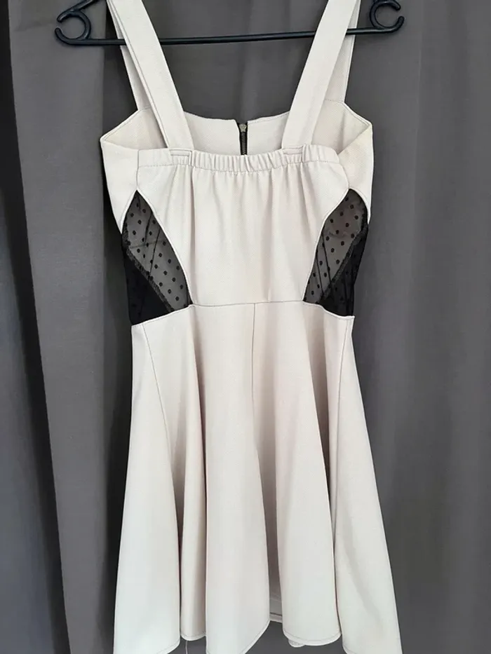 Robe beige - photo numéro 2