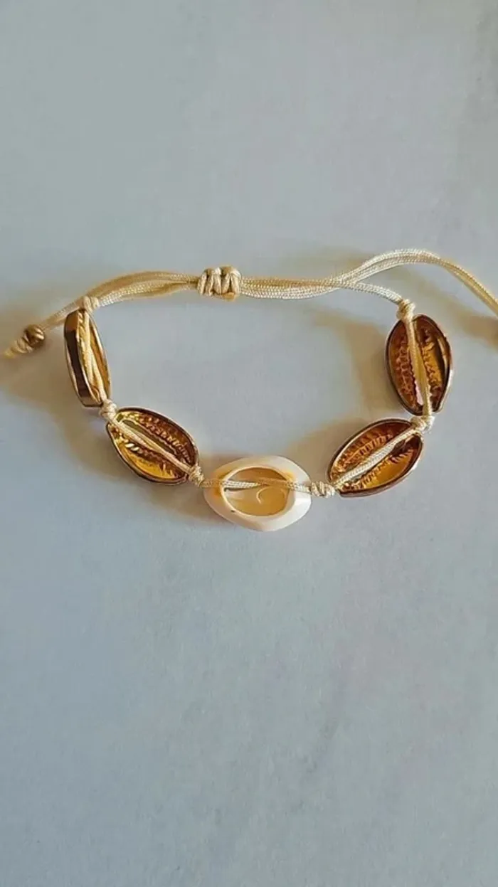 Bracelet cauri doré réglable boho - photo numéro 3