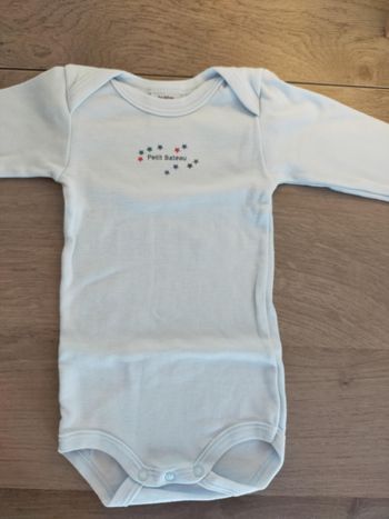 Lot 2 bodies bébé garçon