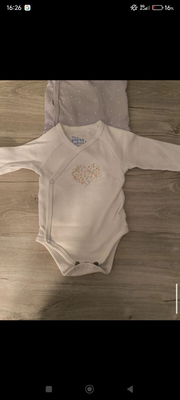 Bodies taille 3 mois - photo numéro 2