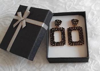 Boucles d oreilles forme Géométrique, pendante- Noir brillantes