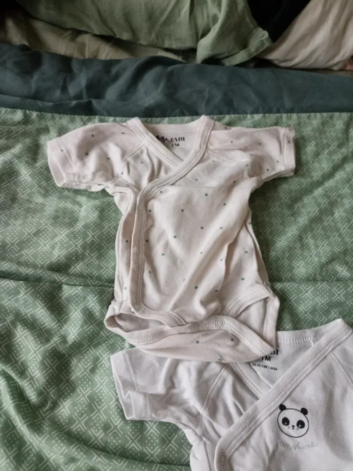 Lot Body manche courte 1 mois - photo numéro 5