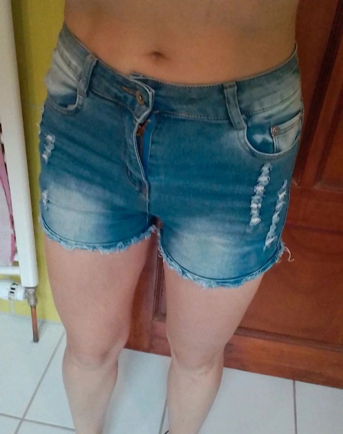 Short femme en simili jeans bleu - photo numéro 4