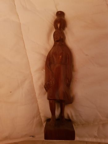 Statuette en bois vintage