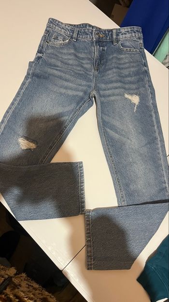 Jean enfant 10-11 ans (146 cm) – Très bon état 👖✨