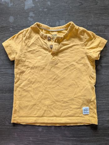 T-shirt polo