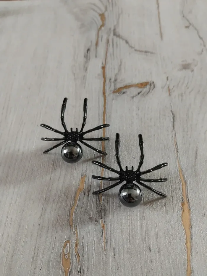 Boucles d'oreilles araignées