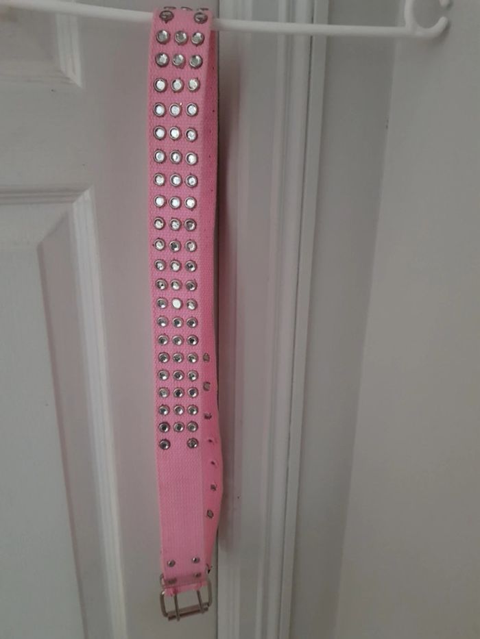 Ceinture cloutée