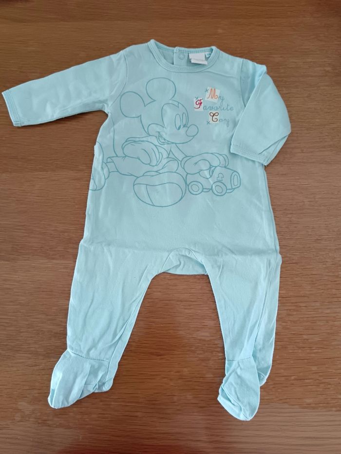 9 pyjamas - photo numéro 3