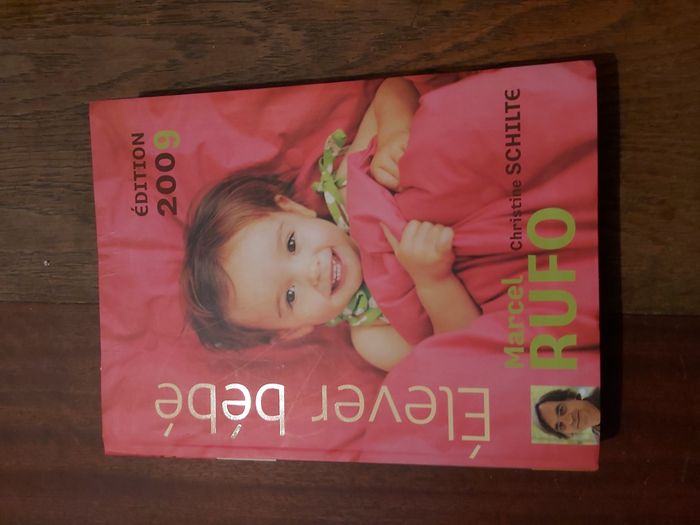 Livre Élever bébé édition 2009
