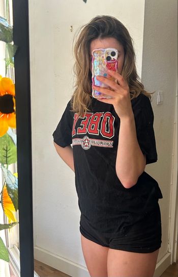 T-shirt obey noir et rouge 