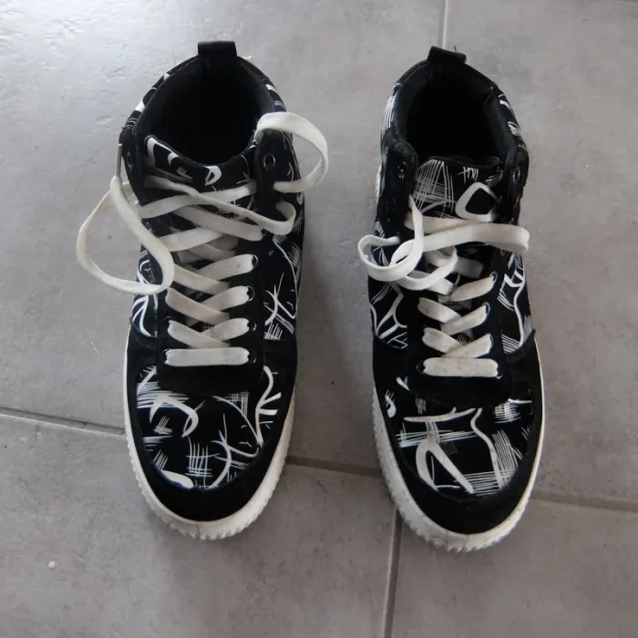 Chaussures montantes baskets P42