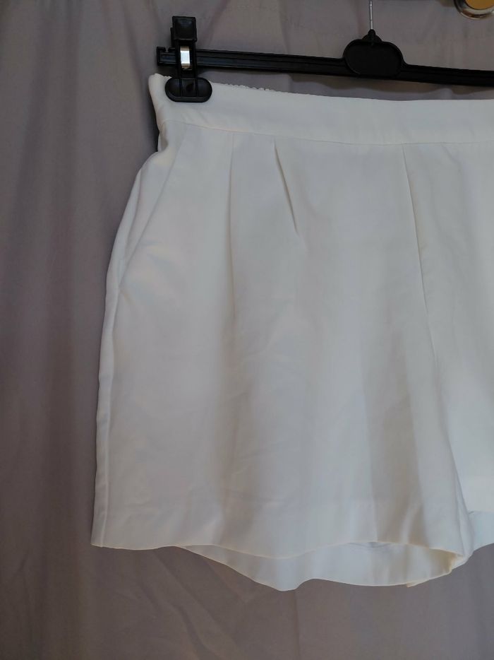 Très joli short femme T 44 - photo numéro 5