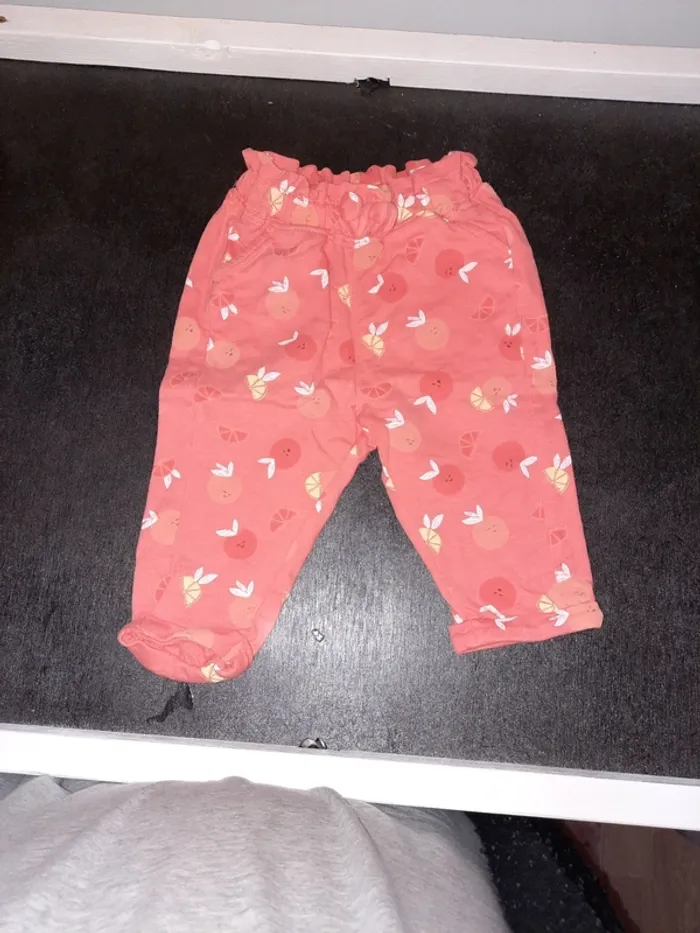 2 pantalons 9 mois - photo numéro 4