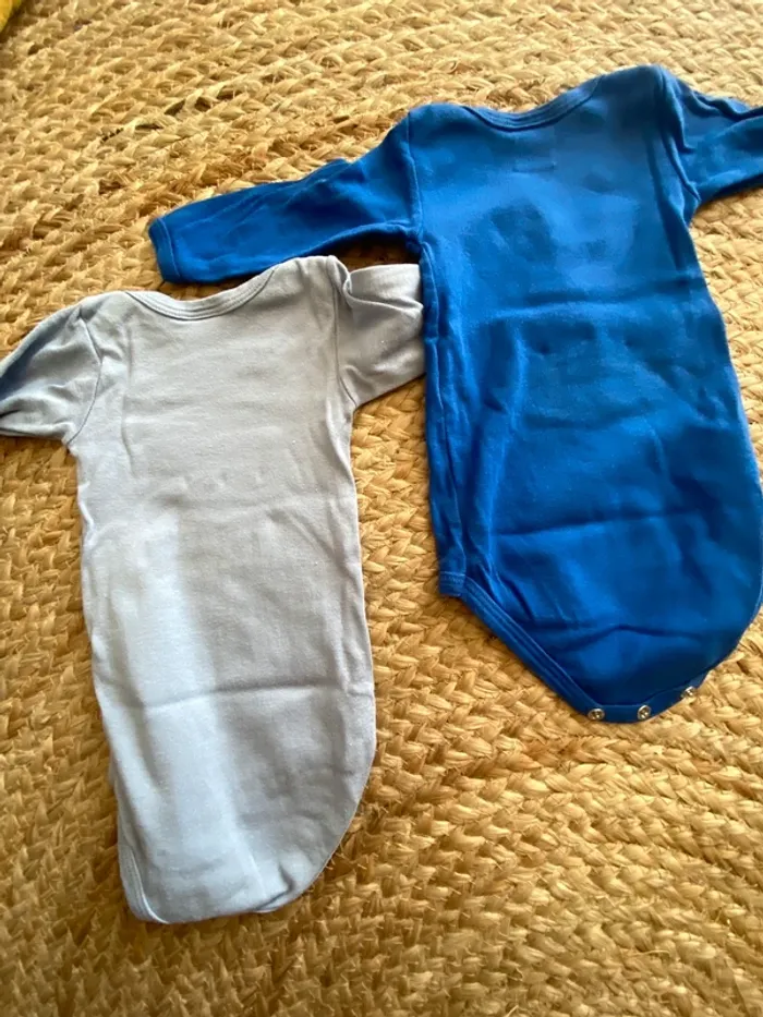 2 body petit bateau 3 mois - photo numéro 3