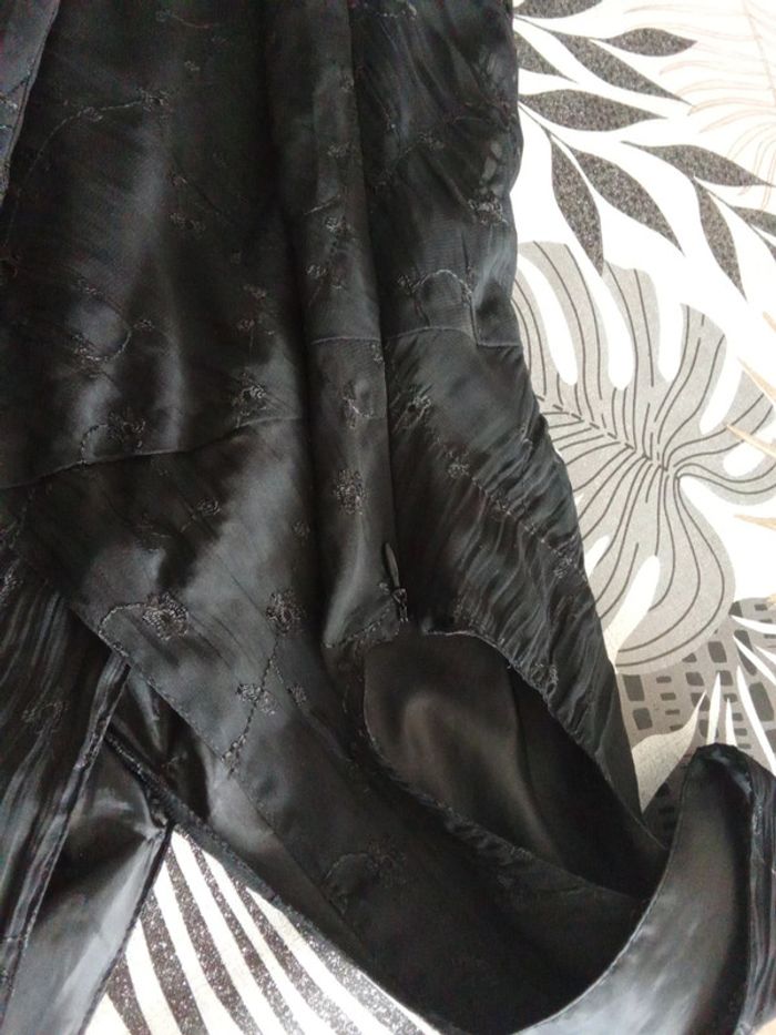 Petite robe noir en col V style voile dentelle en fleur Kiabi taille 42 - photo numéro 13